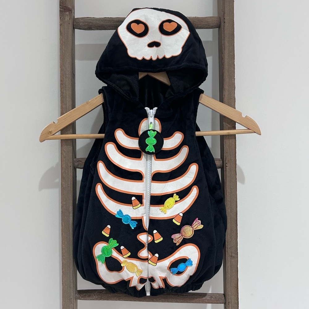 Hallow's Eve SKELETON/HALLOWEEN THEMED 
COSTUME Size 18 Months Zip Up Padded